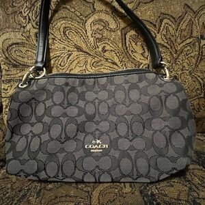 NWOT Medium size Coach bag